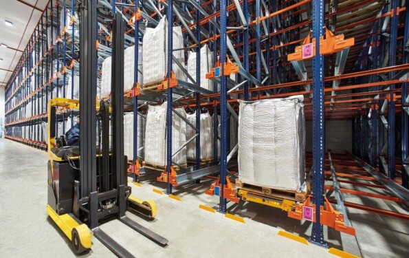 Stacker Crane Automated Retrieval System